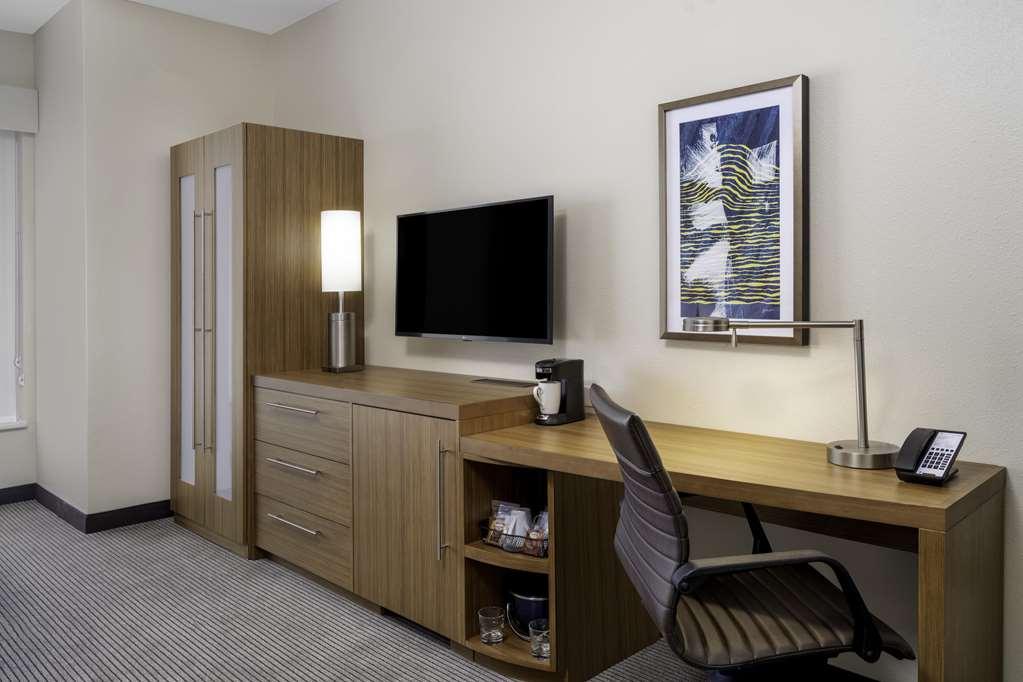 Hyatt Place Fort Worth-Alliance Town Center Room photo